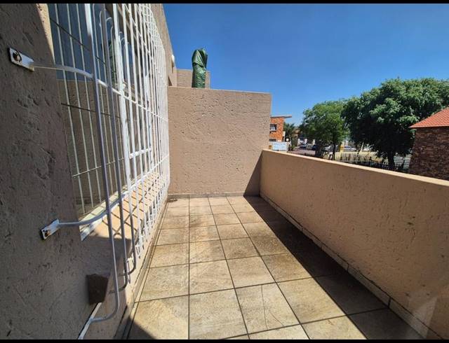 2 BEDROOM APARTMENT FOR SALE IN NEW REDRUTH